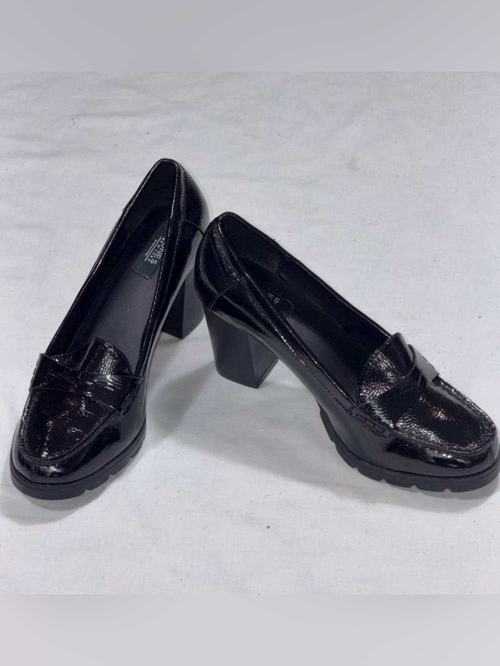 Jones New York Cyrusa Women 7.5W Black Patent Loafer Pumps Block Heel